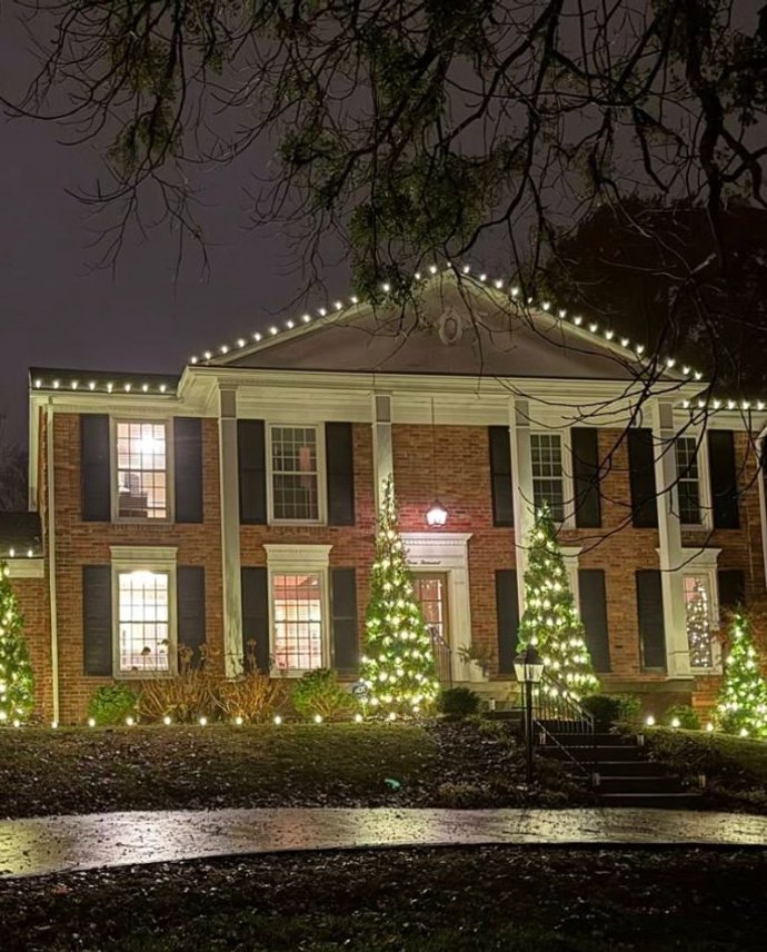 custom Christmas light design Louisville KY