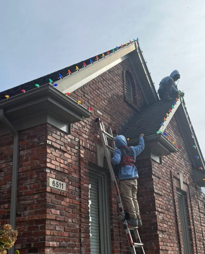 professional Christmas light installation Valley Station Louisville